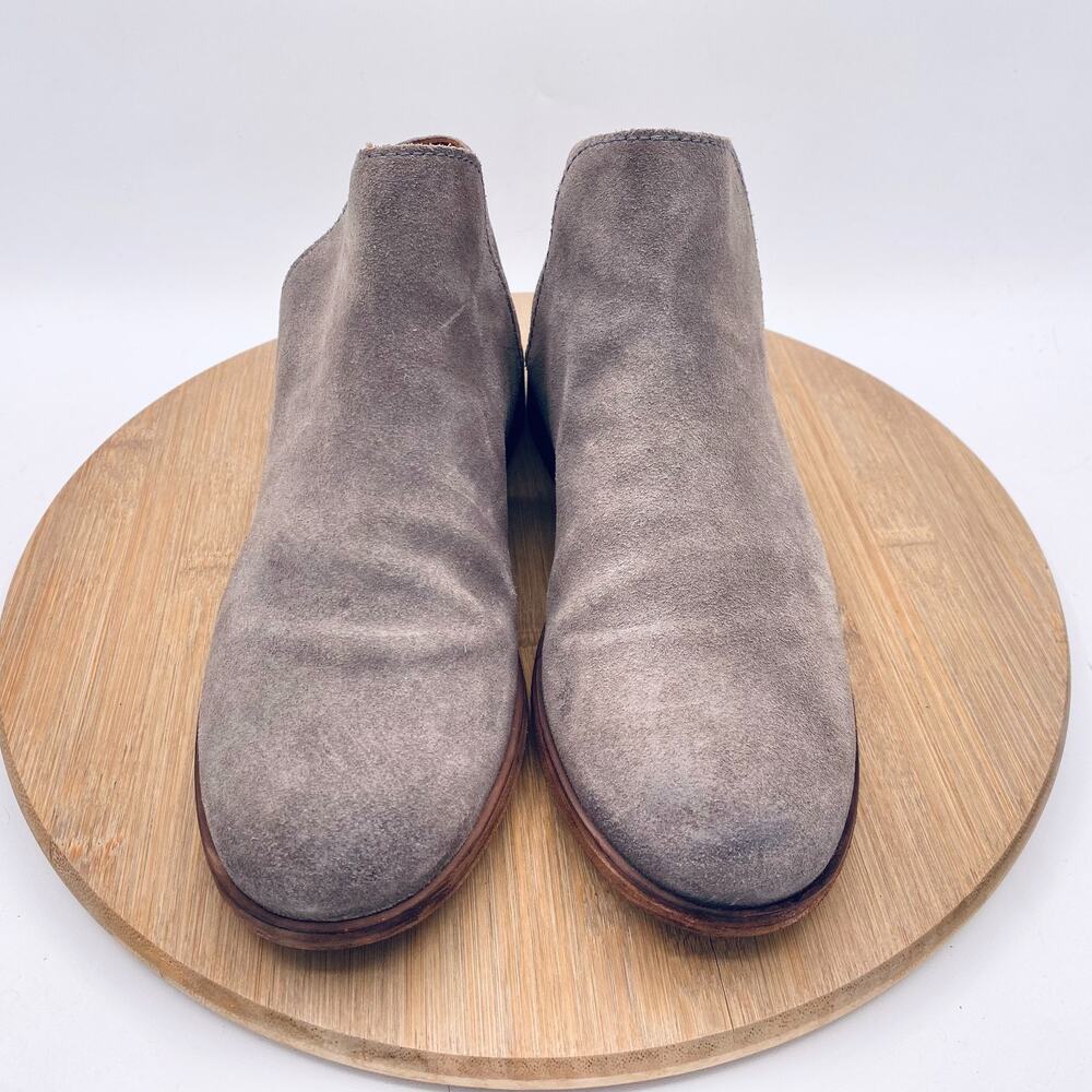 Frye Elyssa Boots Womens 8 Beige Suede Ankle Chelsea Minimalist Boho Costal